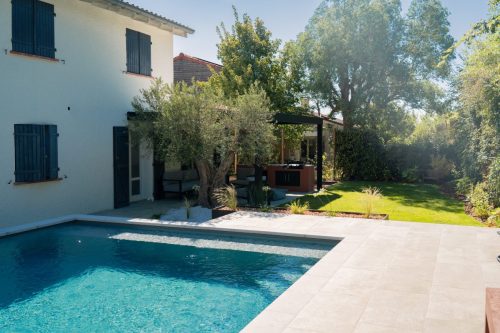Piscine-et-cuisine-exterieure-Lunao-piscine- 