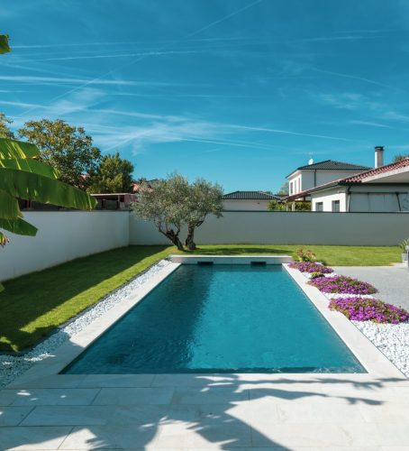 Piscine-et-olivier-Lunao-piscine-